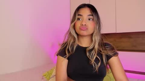 Snapshot of annebull_ chatting on January 7, 8:44 pm Anne online show from January 7, 8:44 pm