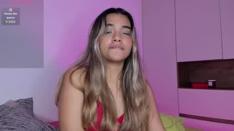 Snapshot of annebull_ chatting on January 15, 10:57 pm Anne online show from January 15, 10:57 pm