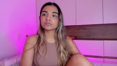 Snapshot of annebull_ chatting on February 14, 5:21 pm Anne online show from February 14, 5:21 pm