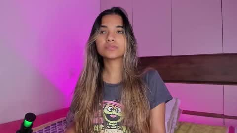 Snapshot of annebull_ chatting on February 19, 1:45 am Anne online show from February 19, 1:45 am