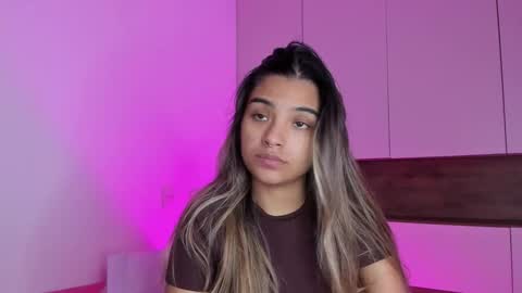 Snapshot of annebull_ chatting on February 26, 10:47 am Anne online show from February 26, 10:47 am