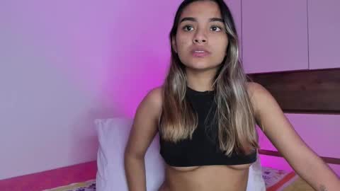 Snapshot of annebull_ chatting on March 2, 8:21 am Anne online show from March 2, 8:21 am