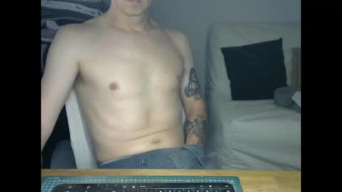 Snapshot of annecylake chatting on October 6, 9:29 am annecylake online show from October 6, 9:29 am