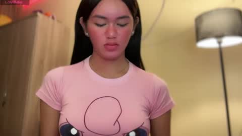 Snapshot of annedee_ chatting on December 6, 9:35 pm Kim online show from December 6, 9:35 pm