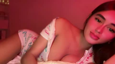 Snapshot of annedee_ chatting on April 13, 9:09 pm Kim online show from April 13, 9:09 pm