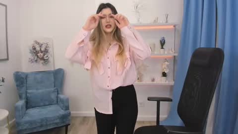 annetli online show from October 15, 3:39 am