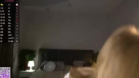 Snapshot of annettaregino chatting on November 9, 7:12 pm Eva online show from November 9, 7:12 pm