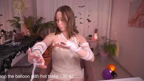  Anna  online show from October 30, 7:10 am