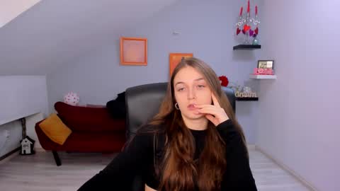 Snapshot of annewilsonn chatting on February 16, 12:23 pm annewilsonn online show from February 16, 12:23 pm