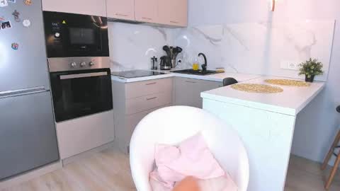 Annie online show from October 11, 12:04 pm