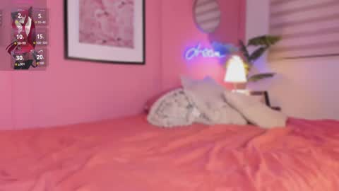 annia online show from September 12, 8:31 pm