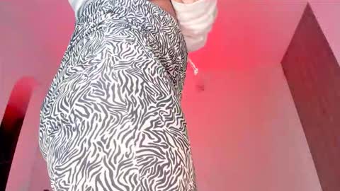 Creamy online show from March 25, 9:15 am