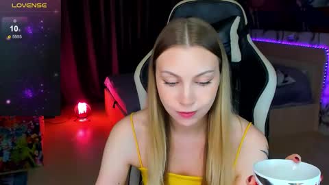 Annie online show from October 19, 3:23 pm