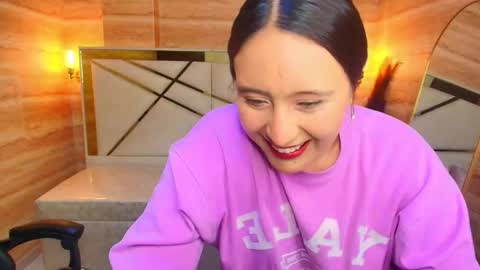 annie__r online show from October 4, 7:56 pm
