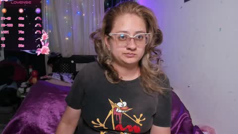 Snapshot of annie_bigboobs_ chatting on January 22, 9:32 pm Ana Bolena independent model online show from January 22, 9:32 pm