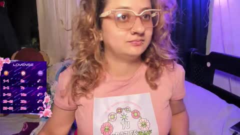 Snapshot of annie_bigboobs_ chatting on October 9, 10:41 pm Ana Bolena independent model online show from October 9, 10:41 pm