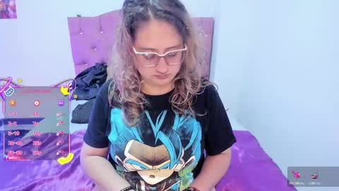 Snapshot of annie_bigboobs_ chatting on December 15, 10:47 pm Ana Bolena independent model online show from December 15, 10:47 pm