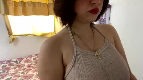 Snapshot of annie_catt_ chatting on December 16, 6:16 pm Annie online show from December 16, 6:16 pm