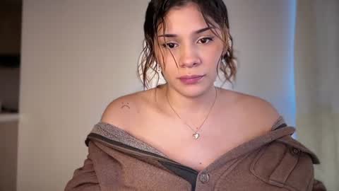 Snapshot of annie_cattie chatting on June 17, 9:16 pm Anniecattie online show from June 17, 9:16 pm