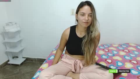 annie cherry independent model online show from December 27, 10:12 am