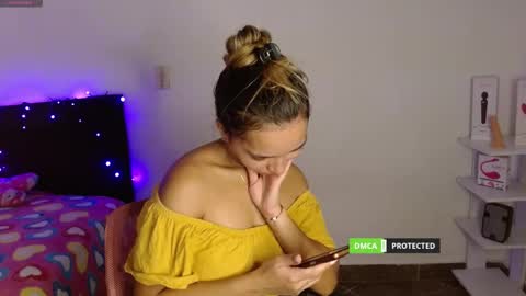 annie cherry independent model online show from March 1, 12:12 pm
