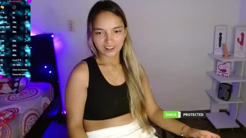 annie cherry independent model online show from March 2, 3:24 am