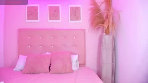 annie_dolce_ online show from October 16, 9:49 pm