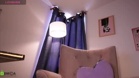 Annie online show from January 15, 2:21 pm