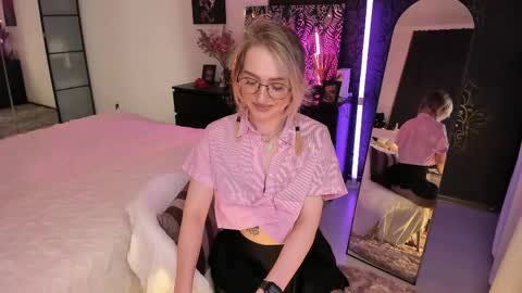 Annie online show from May 28, 5:54 pm