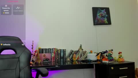 annie_loff online show from January 9, 3:23 pm