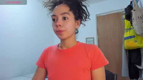 Snapshot of annie_rosse1017 chatting on October 18, 1:52 am annie_rosse1017 online show from October 18, 1:52 am