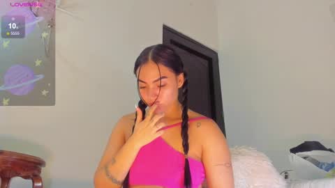annie_santosx online show from February 8, 5:39 pm