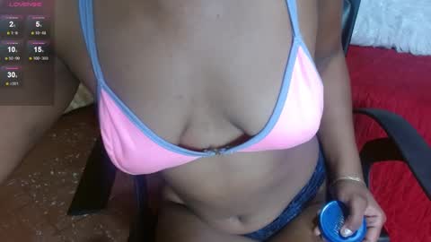 annie_scott_ online show from January 4, 7:34 pm