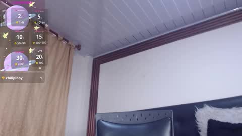 annie_scott_ online show from December 17, 9:10 pm