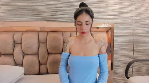 Snapshot of annie_shine_ chatting on February 24, 11:41 am ANNIE online show from February 24, 11:41 am