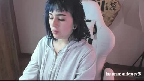 JEANNE no olvides seguirme dont forget follow me  uu online show from February 19, 9:25 pm