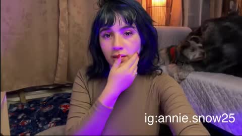 JEANNE no olvides seguirme dont forget follow me  uu online show from March 1, 12:39 am
