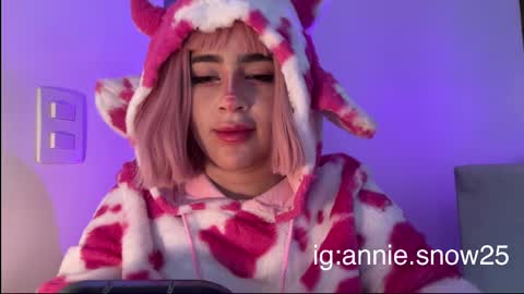 JEANNE no olvides seguirme dont forget follow me  uu online show from March 4, 7:54 pm