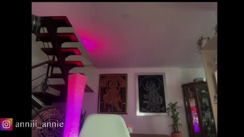 JEANNE no olvides seguirme dont forget follow me  uu online show from September 9, 9:58 pm