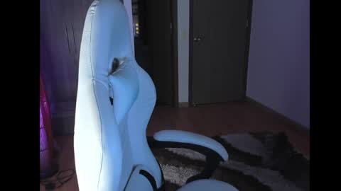 JEANNE no olvides seguirme dont forget follow me  uu online show from December 22, 11:24 pm