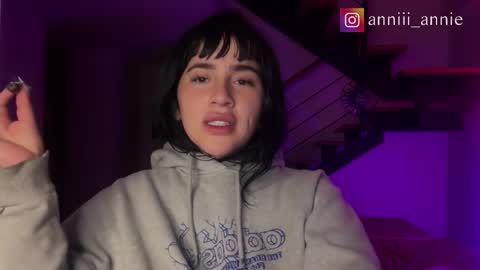 JEANNE no olvides seguirme dont forget follow me  uu online show from January 8, 2:03 am