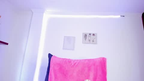 Annie online show from April 8, 2:17 pm