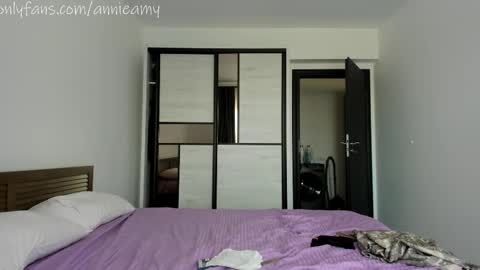 Annie online show from October 31, 12:06 pm