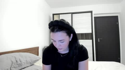 Snapshot of annieamy chatting on April 5, 7:22 pm Annie online show from April 5, 7:22 pm