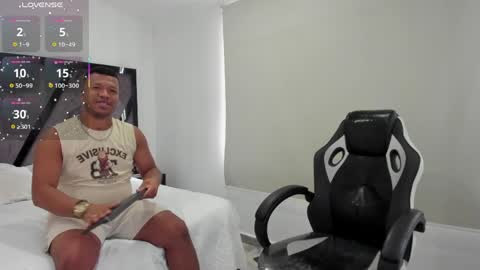 Annie and Stefan online show from April 7, 1:55 pm