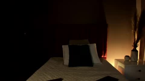 Snapshot of anniebluee_ chatting on May 16, 12:48 pm Annie Bluee online show from May 16, 12:48 pm