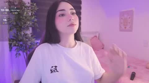 Snapshot of anniebrie chatting on October 11, 6:34 am Cassandra online show from October 11, 6:34 am