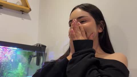 Snapshot of anniebrie chatting on November 16, 3:45 am Cassandra online show from November 16, 3:45 am