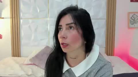 Snapshot of anniee_333 chatting on June 19, 3:49 pm online show from June 19, 3:49 pm