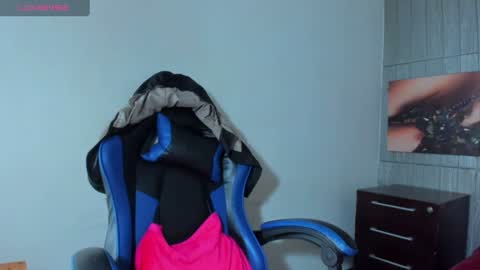 Snapshot of anniee_x chatting on July 7, 11:47 am Anniee online show from July 7, 11:47 am